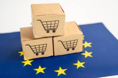 Alışveriş arabası logosu ve Arjantin bayrağı olan kutu, İthalat İhracat Alışveriş çevrimiçi veya eCommerce finans dağıtım mağazası dağıtım hizmetleri nakliyat, ticaret, tedarikçi kavramı.