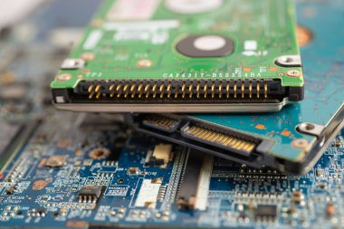 Mikro devre ana bilgisayar elektronik teknolojisi, donanım, cep telefonu, güncelleme, temizlik konsepti.