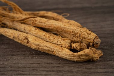 Ginseng, kurutulmuş sebze. Kore ülkesine ünlü sağlıklı gıda ihracatı..