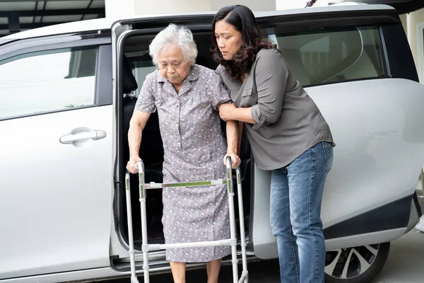 Caregiver Daughter Help Support Asian Senior Elderly Old Lady Woman — Stock Photo, Image