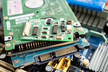 Mikro devre ana bilgisayar elektronik teknolojisi, donanım, cep telefonu, güncelleme, temizlik konsepti.