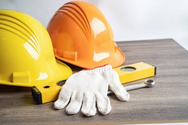 Güvenlik önce başlık ve mühendislik gereçleri kopyalama alanı, mühendislik inşaatı ve mimari konsepti ile.