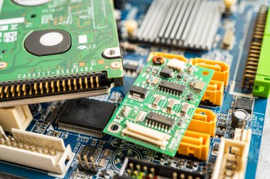 Mikro devre ana bilgisayar elektronik teknolojisi, donanım, cep telefonu, güncelleme, temizlik konsepti.
