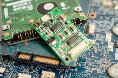 Mikro devre ana bilgisayar elektronik teknolojisi, donanım, cep telefonu, güncelleme, temizlik konsepti.