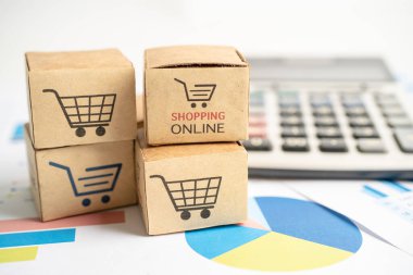 Grafikte kredi kartı ve hesap makinesiyle online alışveriş yapmak. Finans ticareti ihracat iş konsepti.