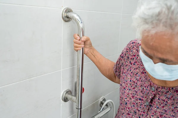 Asiático Seniores Idosos Idosa Senhora Paciente Uso Banheiro Banheiro Alça — Fotografia de Stock