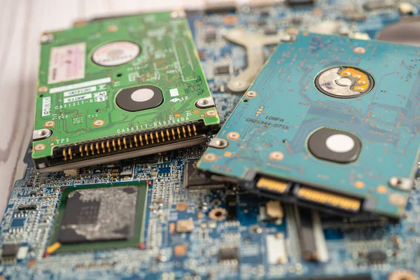 Mikro devre ana bilgisayar elektronik teknolojisi, donanım, cep telefonu, güncelleme, temizlik konsepti.