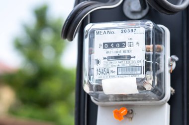 Ev ve ofisteki enerji maliyeti için elektrik ölçüm sayacı.
