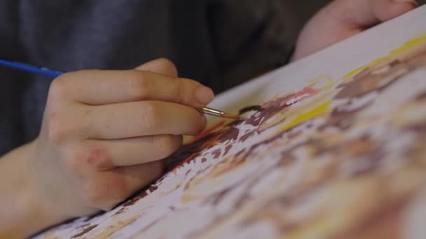 Vrouwen Handtekening Met Penseel Genummerd Doek Creatieve Kunstwerk Decoratie Selectieve — Stockvideo