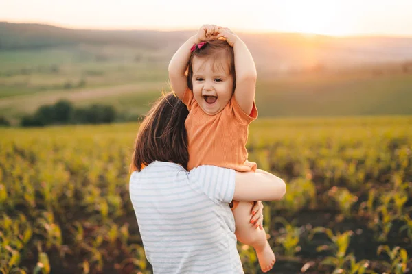 Mother Holding Her Baby Girl Playing Her Cornfield Baby Having — Photo