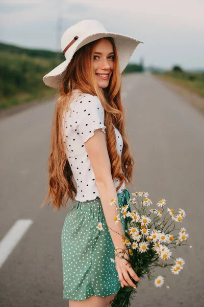 Caucasian Young Woman Hat Standing City Road Posing Looking Camera — Zdjęcie stockowe