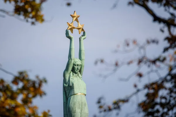 Riga Łotwa Października 2019 Selektywne Zdjęcie Ostrości Pomnik Wolności — Zdjęcie stockowe