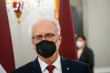 RIGA, LATVIA. 20 Aralık 2021. Slovakya Cumhurbaşkanı Zuzana Caputova, Letonya Cumhurbaşkanı Egils Levits (fotoğrafta) ile bir araya geldi..
