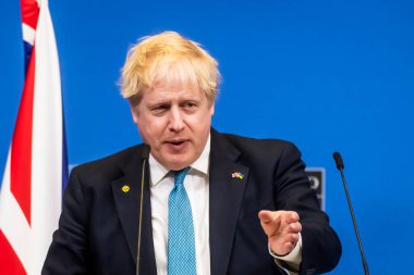 BRÜZSEL, BELGIUM. 24 Mart 2022. İngiltere Başbakanı Boris Johnson, NATO Olağanüstü Zirvesi 'nden sonra düzenlediği basın toplantısında. Brüksel, Belçika