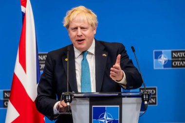 BRÜZSEL, BELGIUM. 24 Mart 2022. İngiltere Başbakanı Boris Johnson, NATO Olağanüstü Zirvesi 'nden sonra düzenlediği basın toplantısında. Brüksel, Belçika