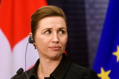 RIGA, LATVIA. 31 Mart 2022. Danimarka Başbakanı Mette Frederiksen Letonya Başbakanı Krisjanis Karins ile bir araya geldi.