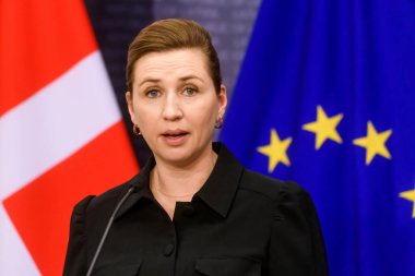 RIGA, LATVIA. 31 Mart 2022. Danimarka Başbakanı Mette Frederiksen Letonya Başbakanı Krisjanis Karins ile bir araya geldi.