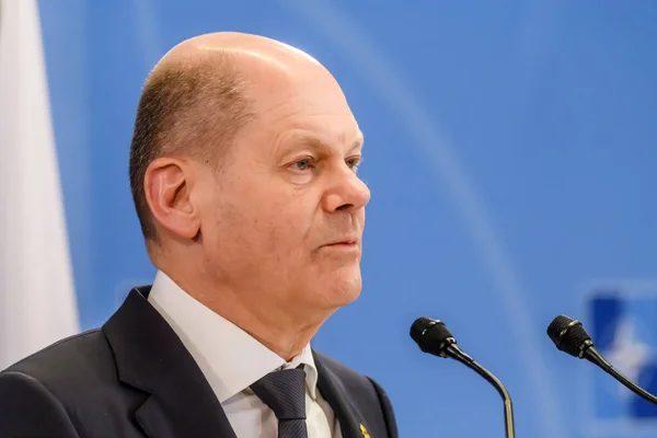 BRÜZSEL, BELGIUM. 24 Mart 2022. Almanya Başbakanı Olaf Scholz, NATO 'nun olağanüstü YAZ 2022 sonrasında düzenlediği basın toplantısında.