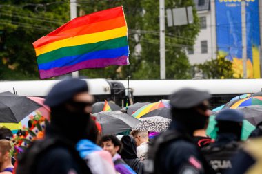 RIGA, LATVIA. 18 Haziran 2022. Riga Pride. Kyiv Pride ile Özgürlük Yürüyüşü.