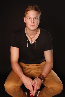 hoş bir genç adam