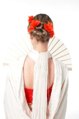 saç kırmızı çiçekli parlak flamenko modeli