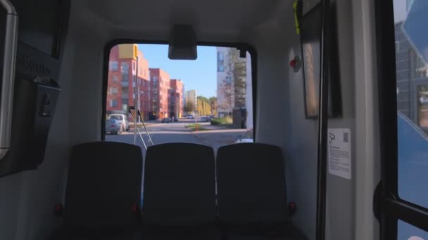 Helsinky Finsko Října 2021 Pilotní Projekt Samohybného Elektrorobotického Autobusu Ulicích — Stock video