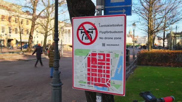 Гельсінкі Фінляндія Жовтня 2021 Знак Про Зону Бездроту Центральному Гельсінкі — стокове відео