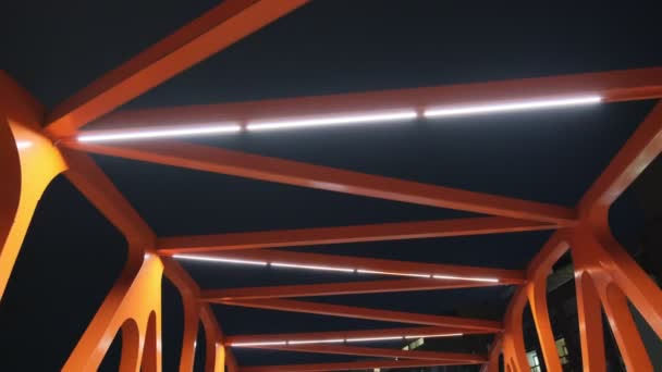 Puente Naranja Noche Con Luz Led Arquitectura Nórdica Moderna — Vídeo de stock