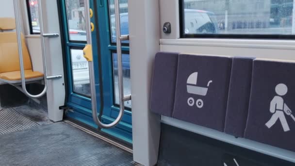Helsinki Finland November 2021 Gloednieuwe Tram Forcity Smart Artic Jokeri — Stockvideo