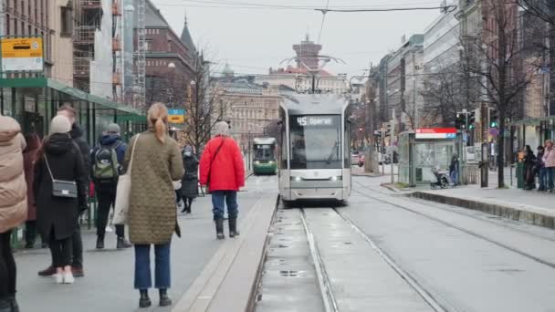 Ελσίνκι Φινλανδία Νοεμβρίου 2021 Ολοκαίνουργιο Τραμ Forcity Smart Artic Jokeri — Αρχείο Βίντεο