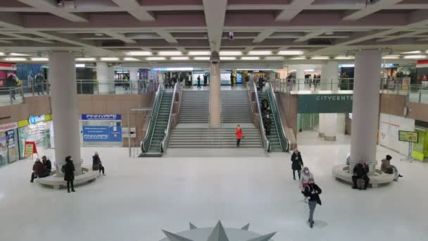 Helsingfors November 2021 Tunnelbanestationens Underjordiska Sal — Stockvideo