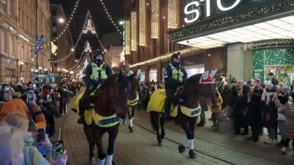 Helsinki Finland November 2021 Mounted Police Traditional Christmas Parade Aleksanterinkatu — Wideo stockowe