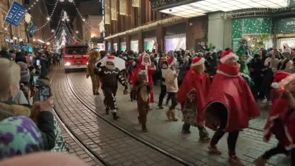 Helsinki Finlandia Listopada 2021 Tradycyjna Parada Bożonarodzeniowa Ulicy Aleksanterinkatu — Wideo stockowe