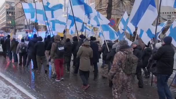 핀란드 2021 핀란드 독립기념일에 전통적 시위를 — 비디오