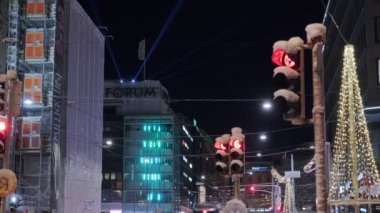 Lux Helsinki Işık Festivali sırasında alışveriş merkezi
