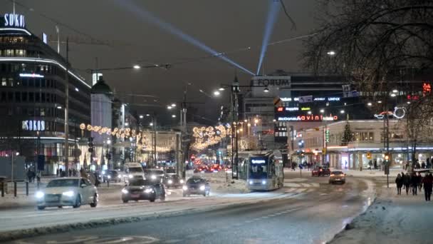 Mannerheimintie street en el centro de Helsinki, Finlandia. — Vídeo de stock