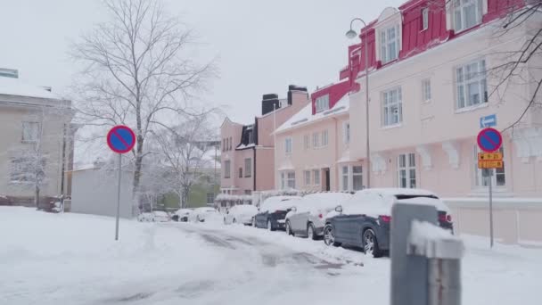 Snötäckt gata efter snöstormen — Stockvideo