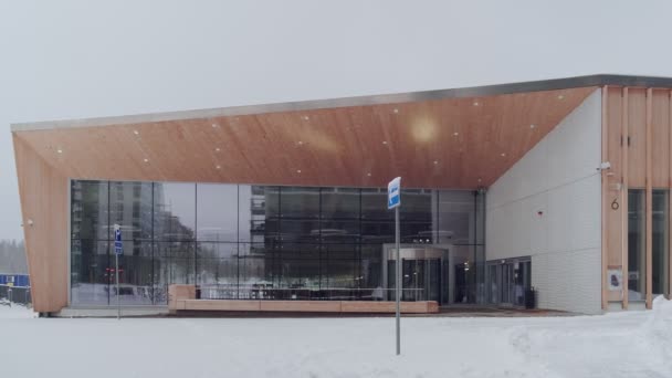 Nowy budynek basenu w Espoo, Finlnad — Wideo stockowe