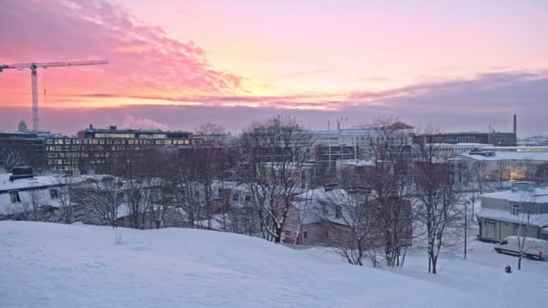 Vista do bairro Puu Vallila no inverno nevado. — Vídeo de Stock