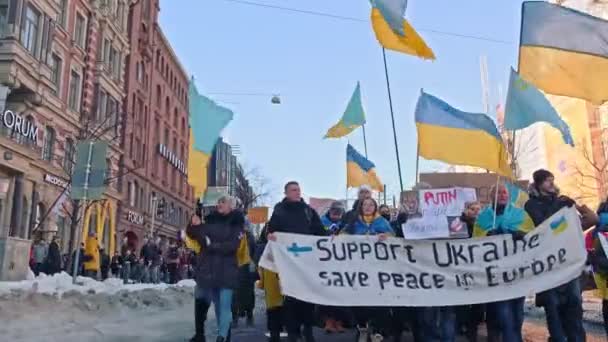 Demonstráció az orosz agresszió ellen Ukrajnában — Stock videók