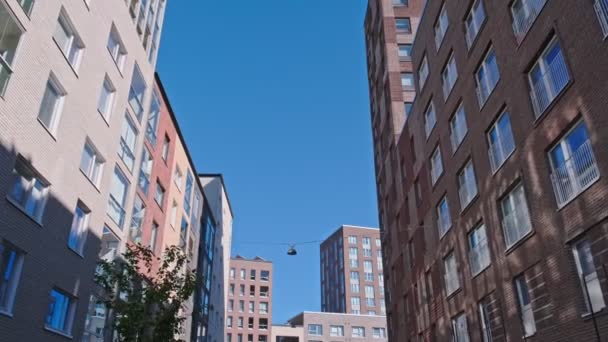 Modern Északi Építészet Modern Lakóépületek Tégla Homlokzata Sompasaari Környéke Helsinki — Stock videók