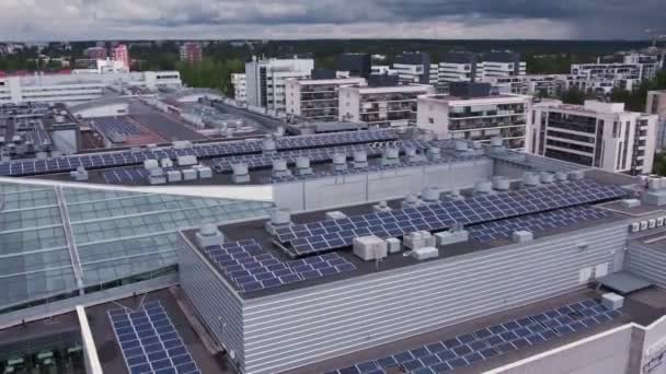Veduta Aerea Dei Pannelli Solari Sul Tetto Centro Commerciale Finlandia — Video Stock