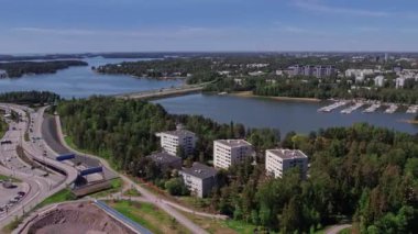 Espoo, Finlandiya 'daki Keilaniemi ve Tapiola mahallelerinin hava manzarası.