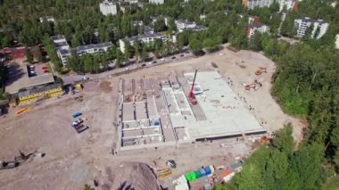 Finlandiya, Espoo 'daki okulun inşaat alanının havadan görüntüsü. Binanın temeli