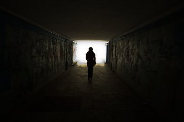 Metro Tüneli'nde siluet