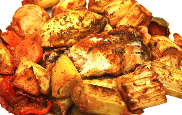 सब्जियों के साथ फ्राइड चिकन फिललेट तैयारी — स्टॉक फ़ोटो, इमेज