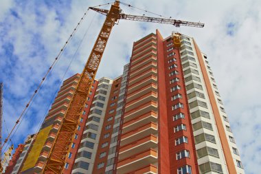 altında yeni Belediye Binası