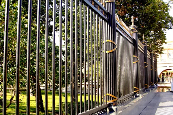 Iron fence — Stock Photo, Image