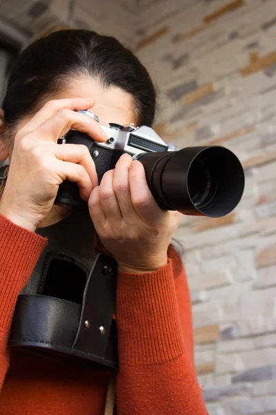 Woman with vintage camera — Stock Photo, Image