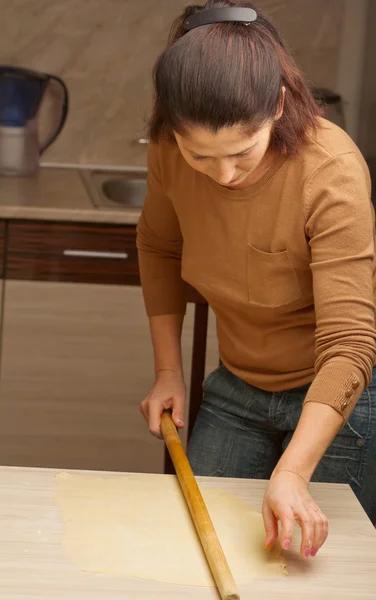 Manufacturing of a tasty pie — Stock Photo, Image